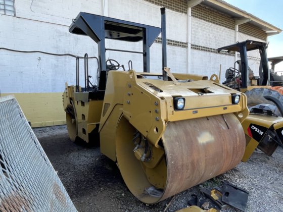 2011 Caterpillar CB534D