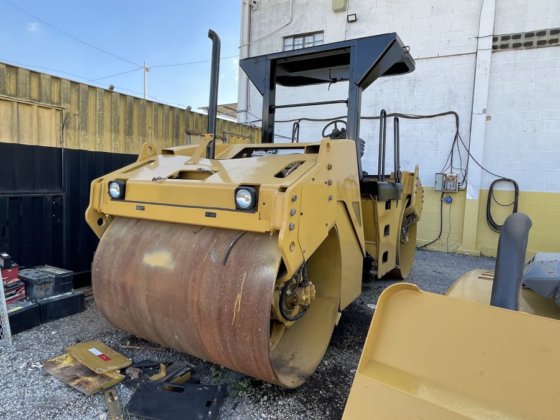 2011 Caterpillar CB534D
