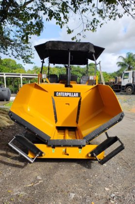 2011 Caterpillar AP300