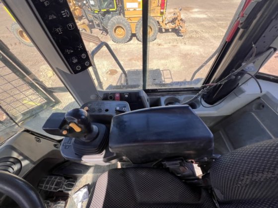 2018 Caterpillar 962L