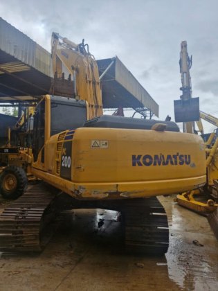 2010 Komatsu PC200