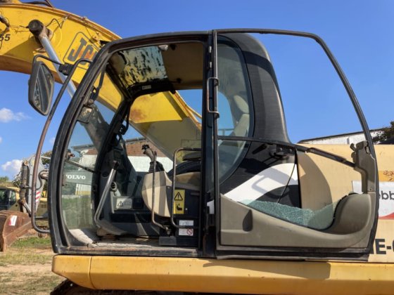 2009 JCB JS330LC