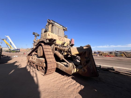 Trator de esteira 2004