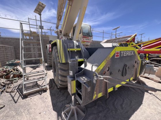 2012 Terex RT670-1