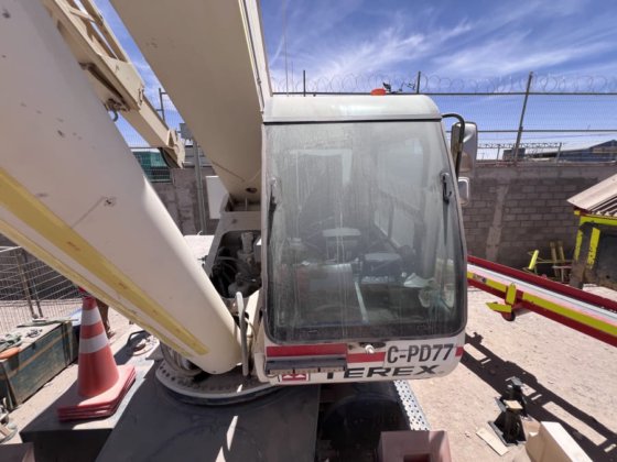 2012 Terex RT670-1
