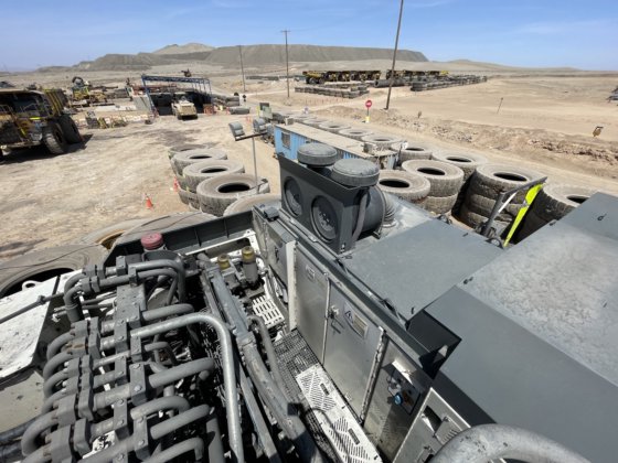 2022 Liebherr R9200