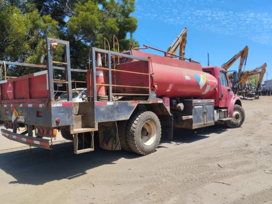 2013 Freightliner M2 106
