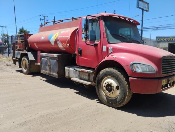 2013 Freightliner M2 106
