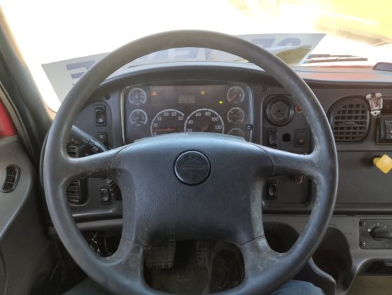 2013 Freightliner M2 106