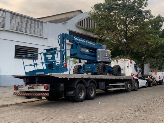 2014 Ford CARGO 2429 8X4