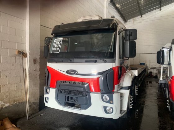 2014 Ford CARGO 2429 8X4