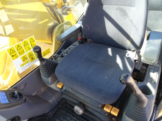 2018 Komatsu PC300LC-8