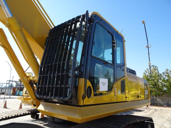 2018 Komatsu PC300LC-8