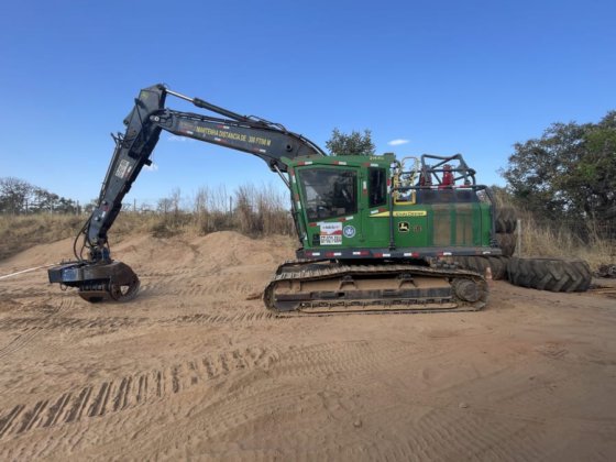2021 John Deere 2144G