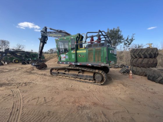 2021 John Deere 2144G