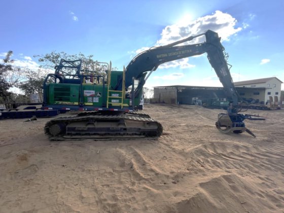 2021 John Deere 2144G