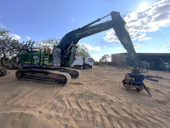 2021 John Deere 2144G