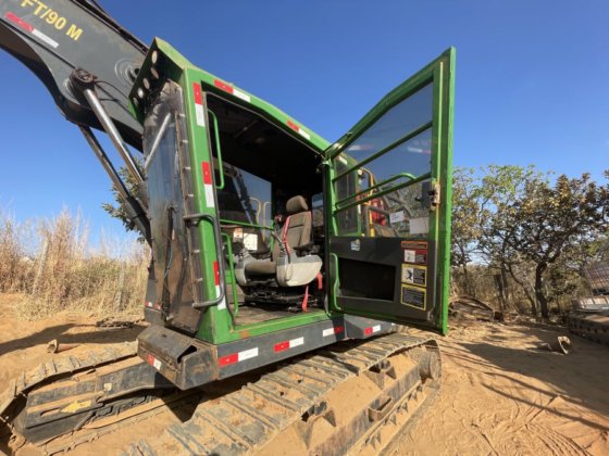 2021 John Deere 2144G