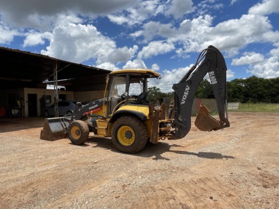 2013 Volvo BL60B 4X4