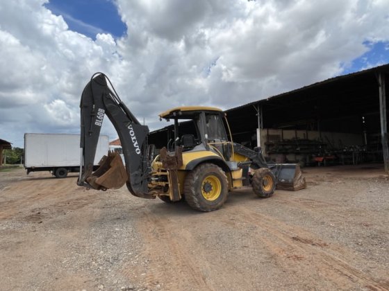2013 Volvo BL60B 4X4