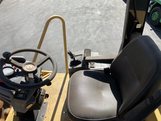 2010 Caterpillar CP533E