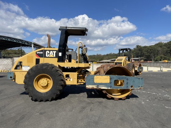 2010 Caterpillar CP533E