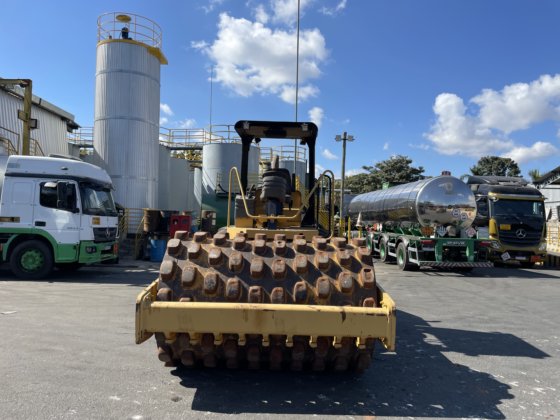 2010 Caterpillar CP533E