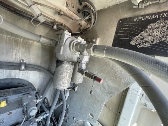 2022 Liebherr R9200