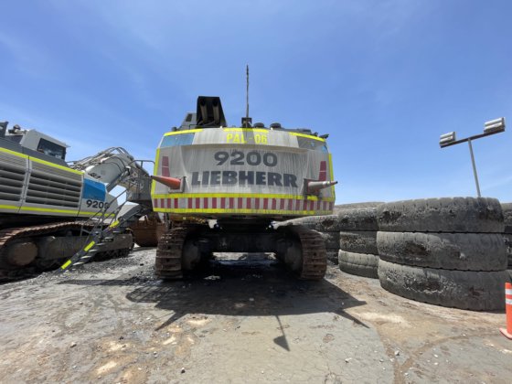 2022 Liebherr R9200