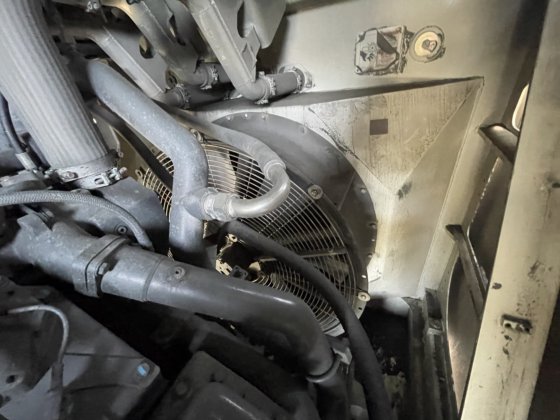 2022 Liebherr R9200