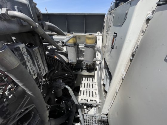 2022 Liebherr R9200