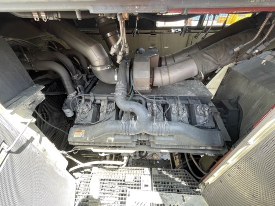 2022 Liebherr R9200
