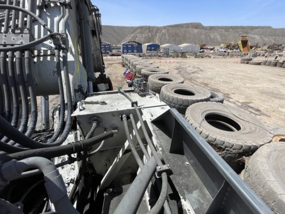 2022 Liebherr R9200