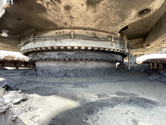 2022 Liebherr R9200