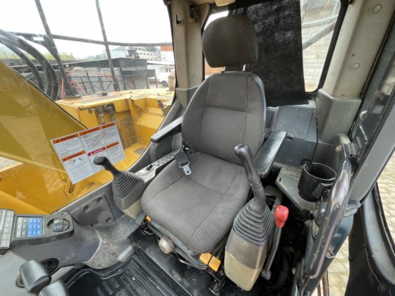 2010 Komatsu PC138USB