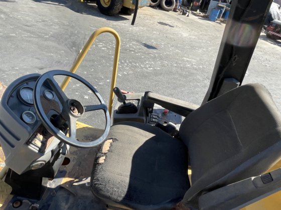 2010 Caterpillar CP533E