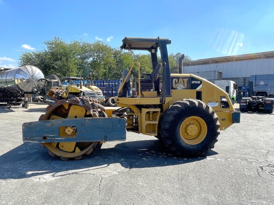 2010 Caterpillar CP533E