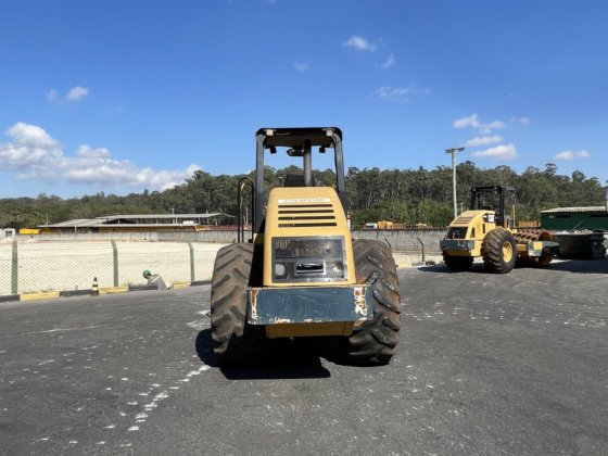 2010 Caterpillar CP533E