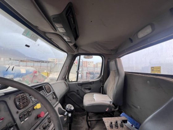 2015 Freightliner M2 112