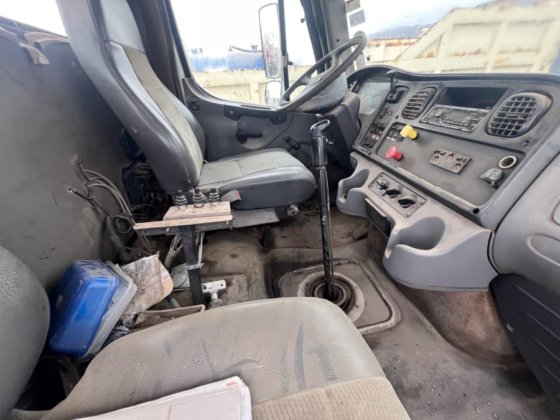 2015 Freightliner M2 112