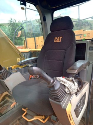 2022 Caterpillar 320