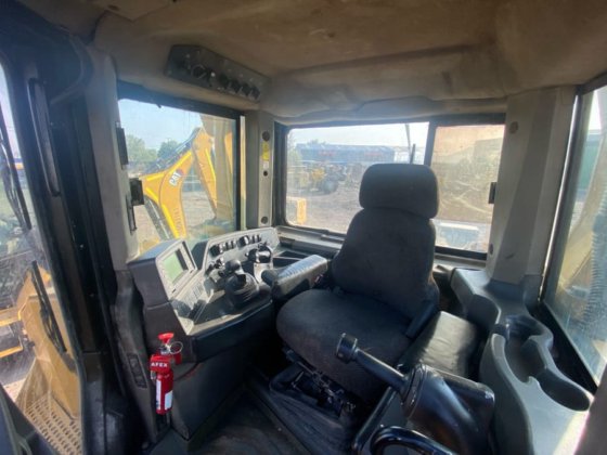 2011 Caterpillar D8T