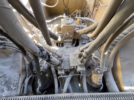 2019 Caterpillar 6040FS