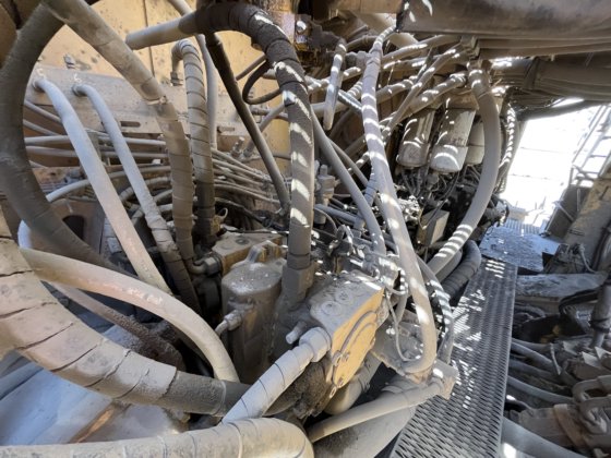 2019 Caterpillar 6040FS