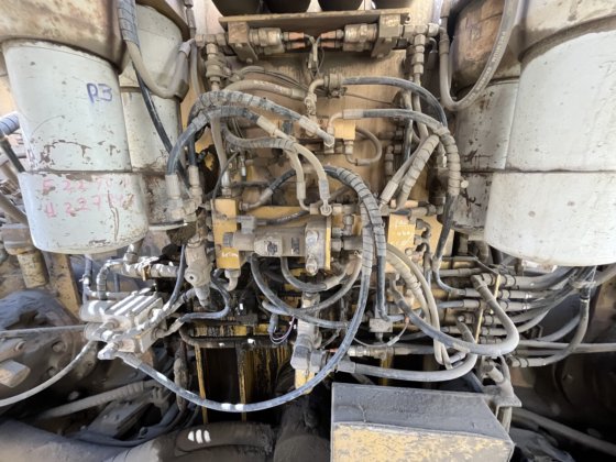 2019 Caterpillar 6040FS