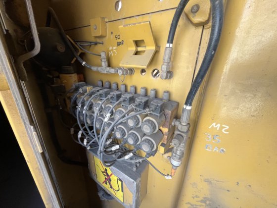 2019 Caterpillar 6040FS