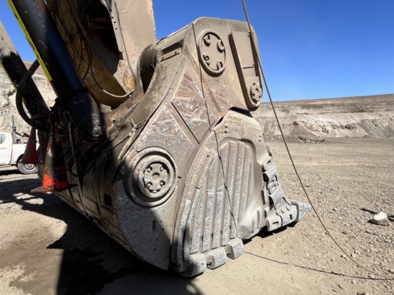 2019 Caterpillar 6040FS