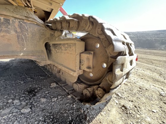 2019 Caterpillar 6040FS