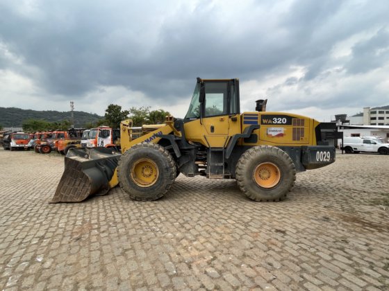 2005 Komatsu WA320