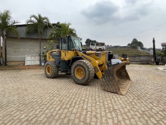 2005 Komatsu WA320